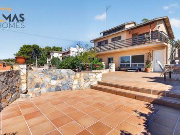 Casa amb jardí en venda a Carrer de la Pica d'Estats