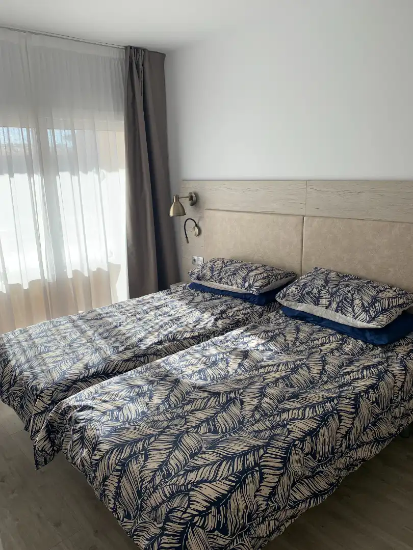 Habitación de Apartamento de alquiler en L'Estartit con Aire acondicionado, Calefacción y Terraza