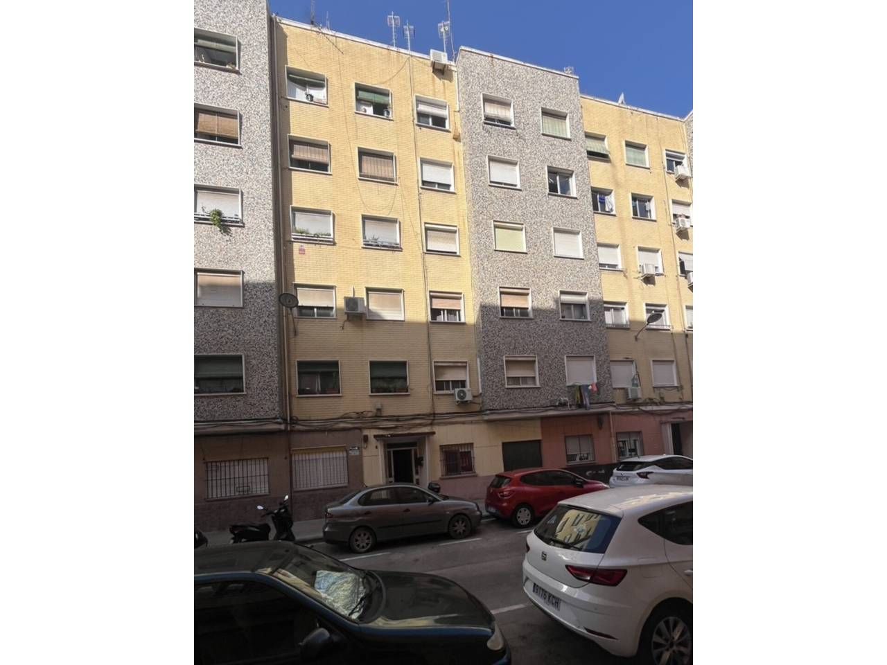 Exterior view of Flat for sale in  Valencia Capital  with Air Conditioner, Heating and Furnished