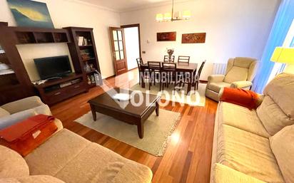 Sala d'estar de Apartament en venda en Haro amb Calefacció, Parquet i Traster