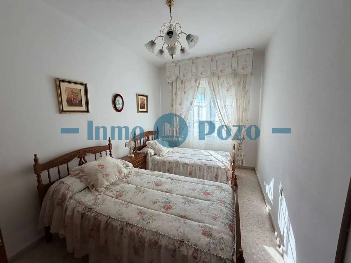 Habitación de Piso en venta en Almendralejo con Trastero y Balcón