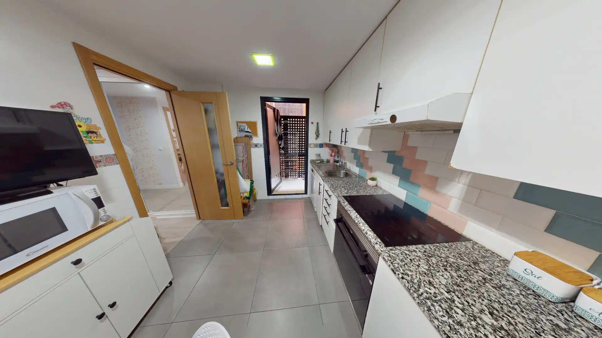 Flat for sale in Avenida 3 de Abril de 1979, Haygon - Universidad