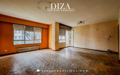 Exterior view of Flat for sale in  Madrid Capital  with Heating, Parquet flooring and Terrace