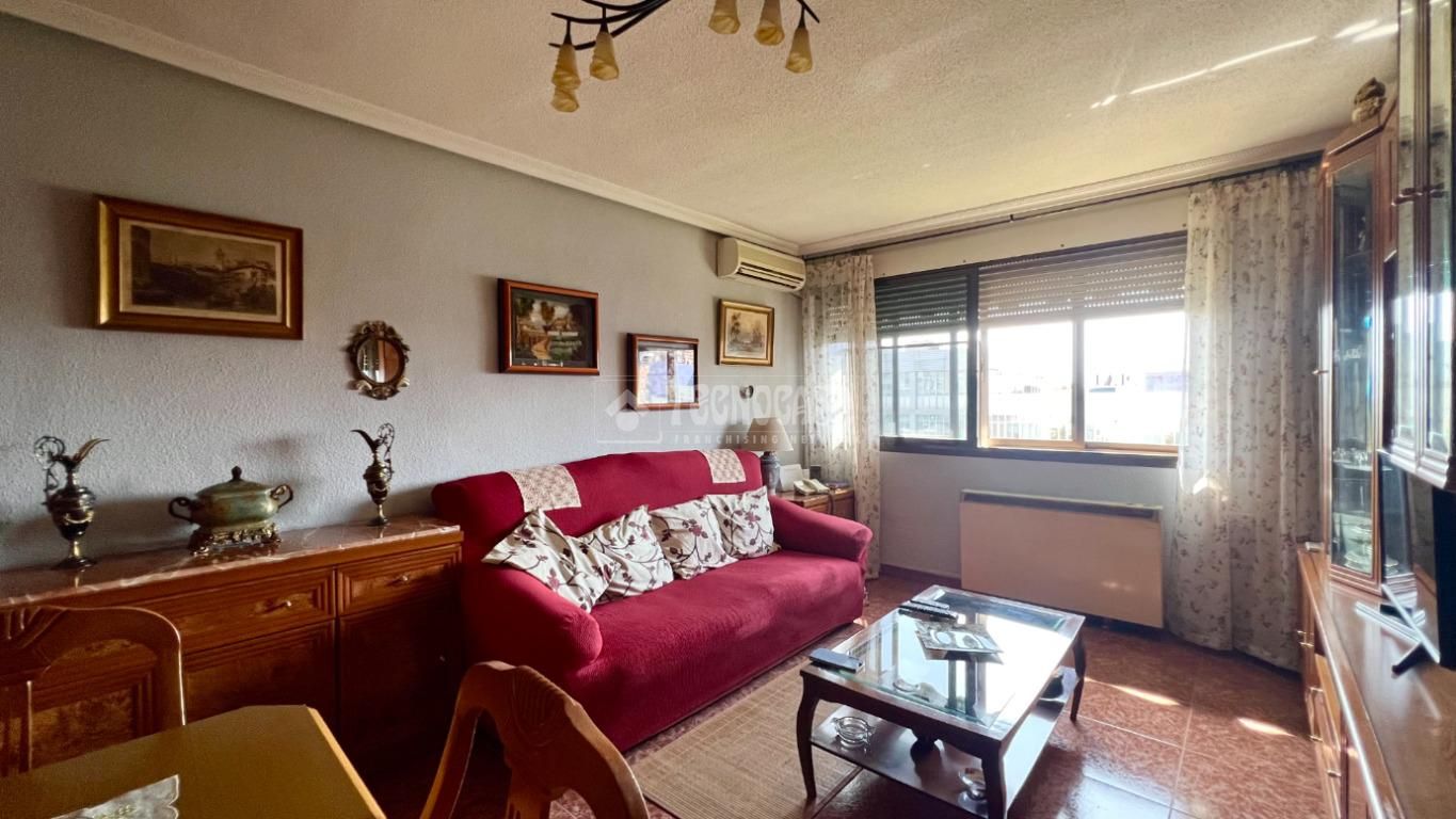 Living room of Flat for sale in  Madrid Capital  with Air Conditioner, Heating and Parquet flooring