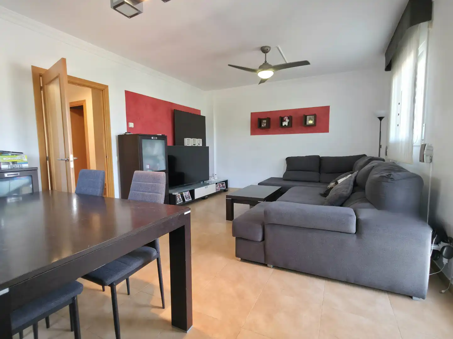 Sala de estar de Casa o chalet en venta en Abrera con Aire acondicionado, Calefacción y Jardín privado