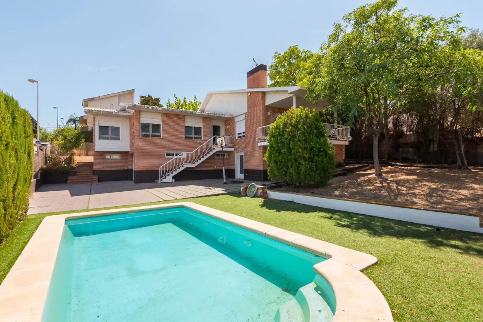 Casa amb piscina en venda a N/A