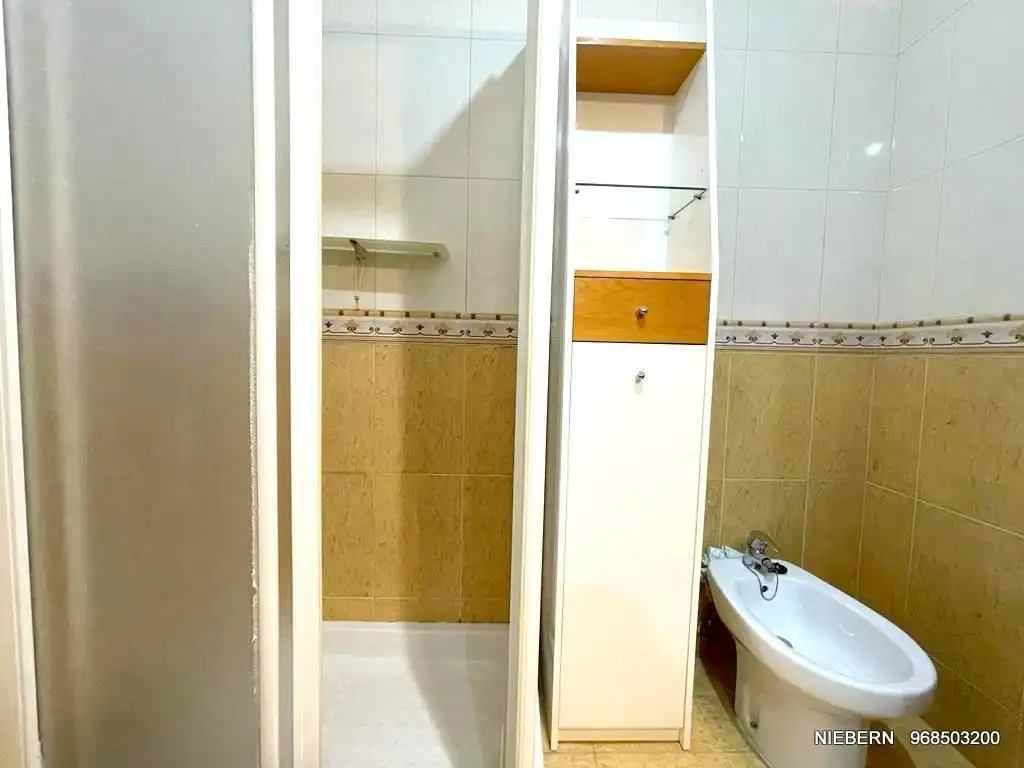 Baño de Piso de alquiler en Cartagena con Parquet, Amueblado y Horno