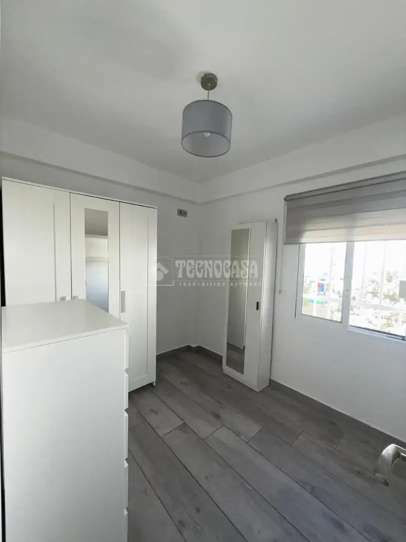 Bedroom of Flat for sale in Sevilla  with Air Conditioner