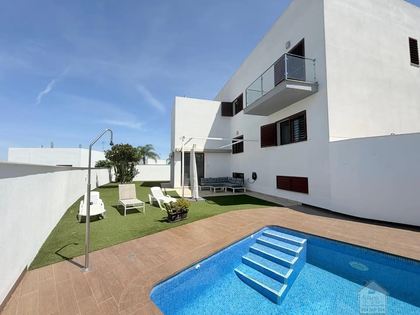 Piscina de Casa o chalet de alquiler en Montequinto con Aire acondicionado, Parquet y Terraza