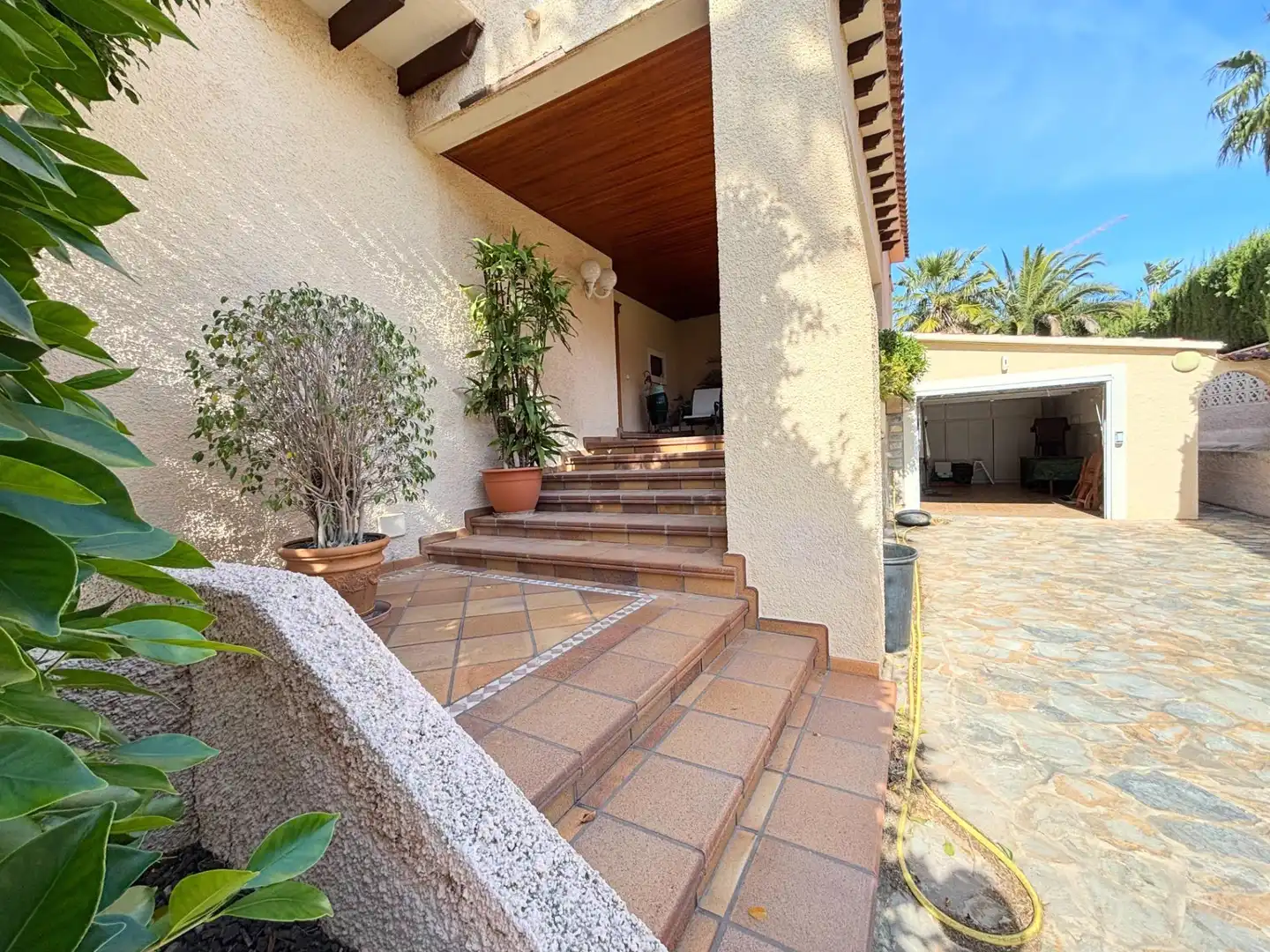 Außenansicht von Haus oder Chalet zum Verkauf in Benidorm mit Klimaanlage, Terrasse und Schwimmbad