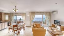 Sala d'estar de Apartament en venda en Nerja amb Terrassa i Balcó