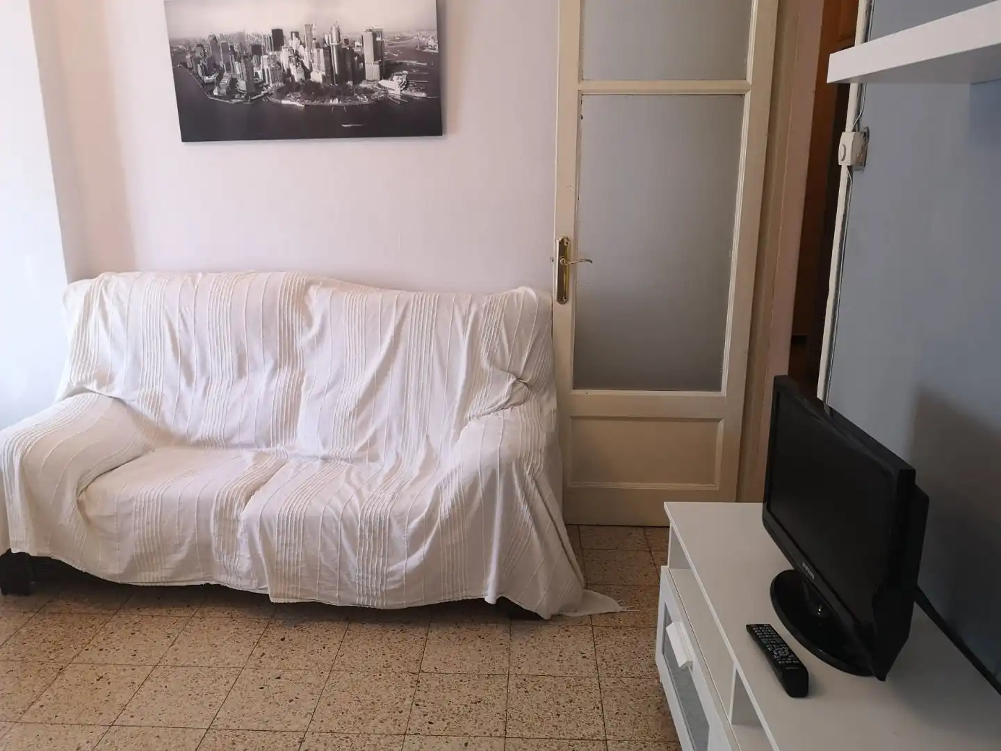 Wohnung zur Miete in N/A, Instituts - Universitat