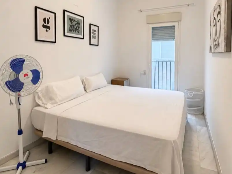 Bedroom of Flat for rent in Valencia  with Air Conditioner, Heating and Terrace