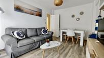Sala d'estar de Pis en venda en Laredo amb Calefacció, Parquet i Terrassa