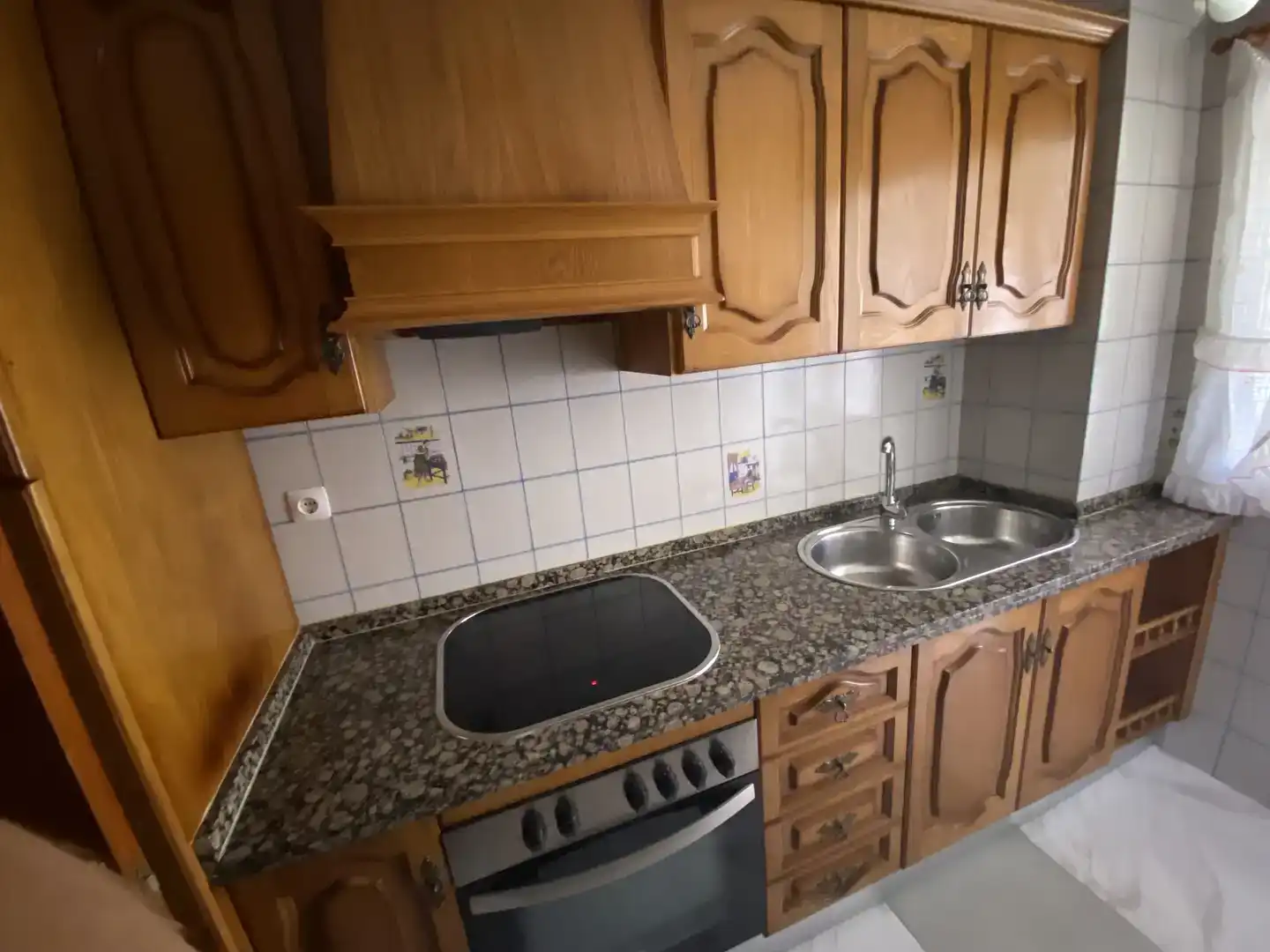 Cuina de Pis en venda en Granada amb Jardí privat, Piscina i Balcó