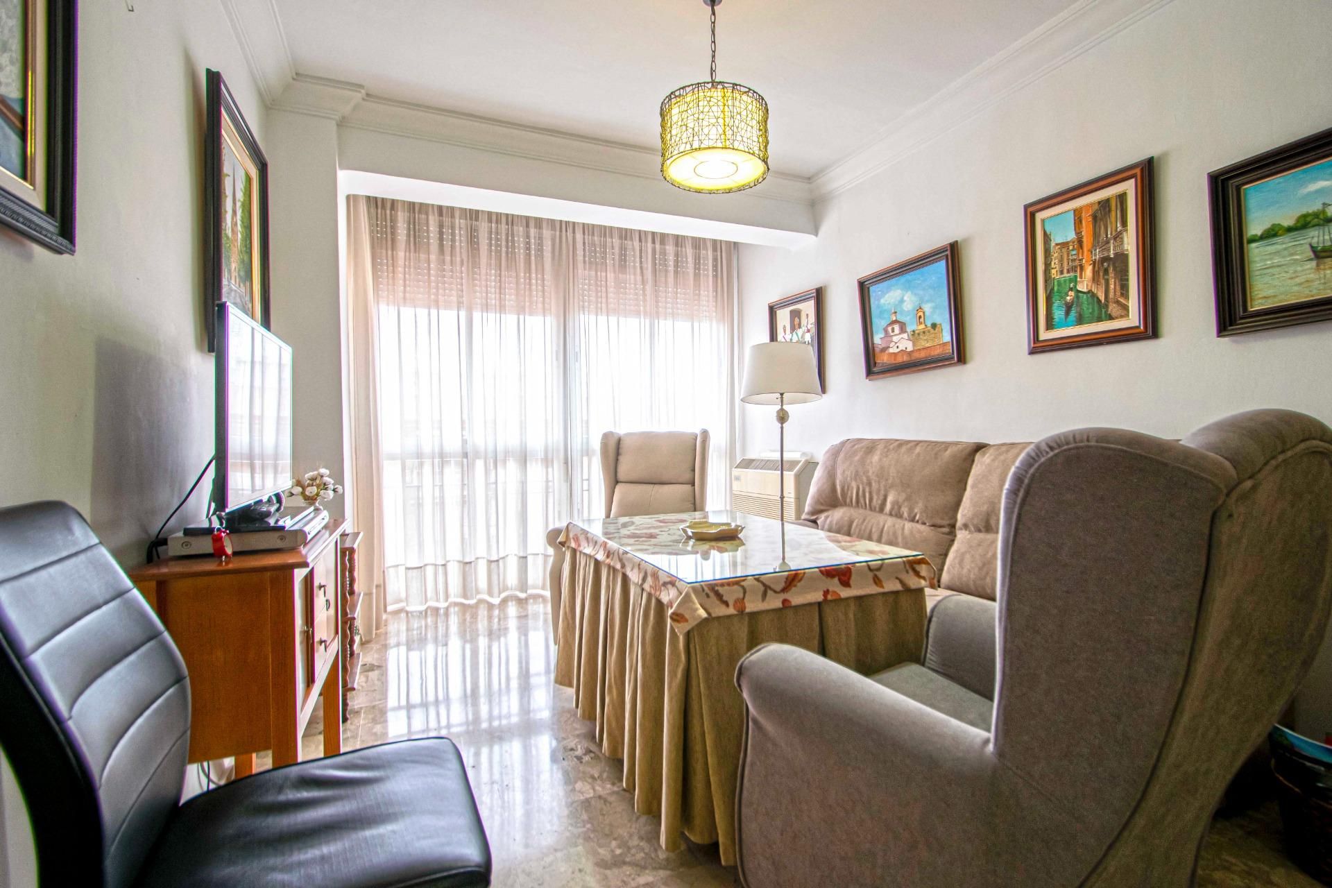 Sala d'estar de Pis en venda en  Sevilla Capital amb Aire condicionat