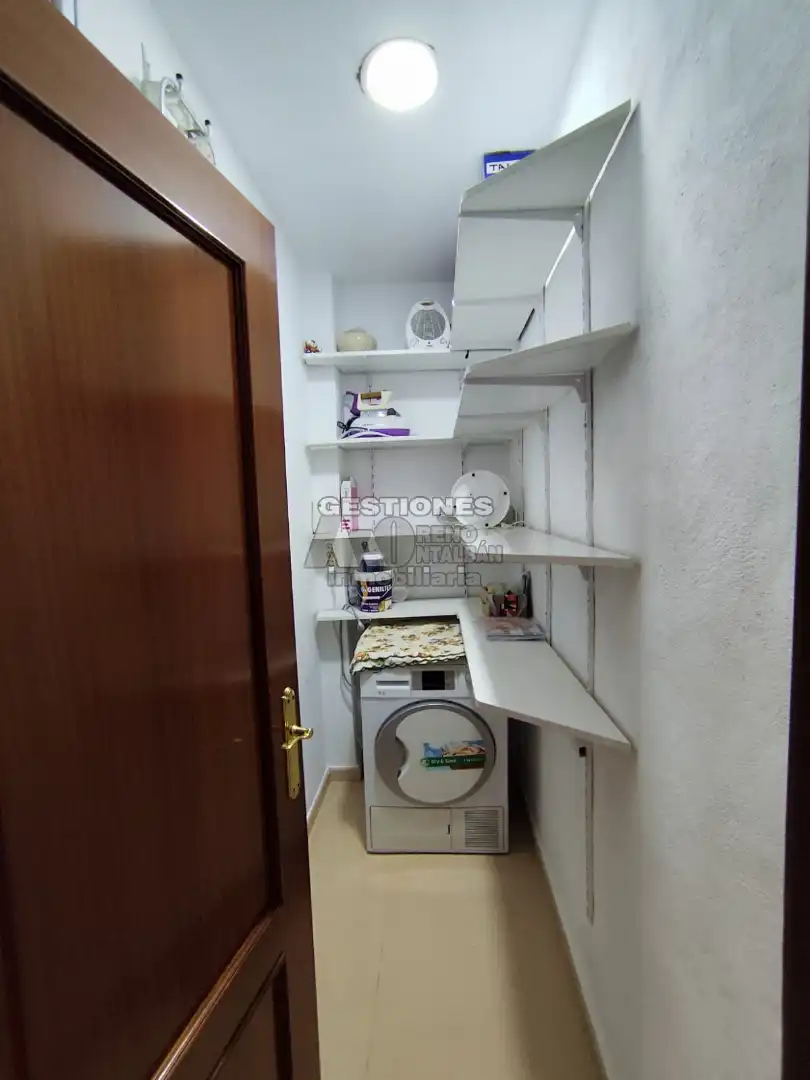 Flat for rent in Calle Minerva, Avda. Federico Garcia Lorca - Nueva Estación Autobuses