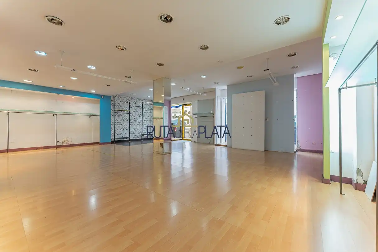 Local comercial en venda a Calle Argentina 8, imagen 2