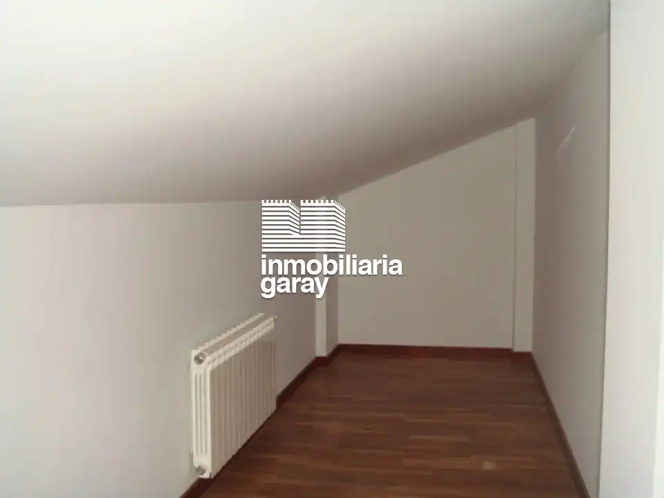 Dúplex en venda en Medina de Pomar amb Calefacció, Terrassa i Moblat
