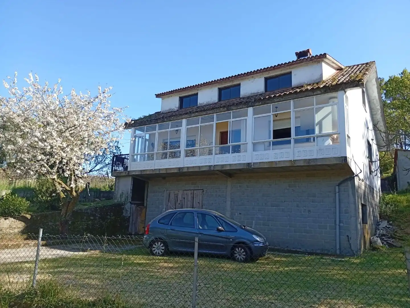 Casa amb jardí en venda a Po204 27c