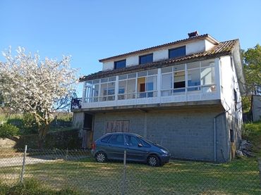 Casa amb jardí en venda a Po204 27c