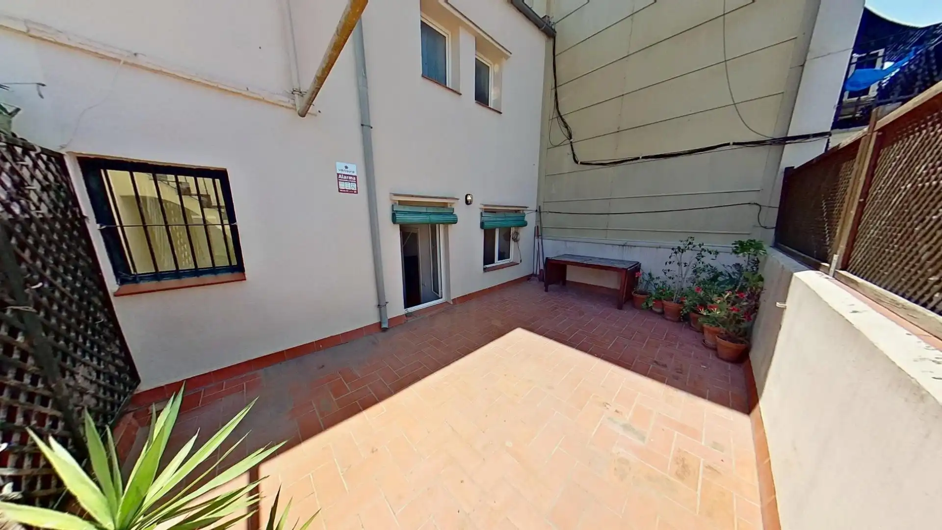 Vista exterior de Àtic en venda en Barcelona amb Parquet i Terrassa