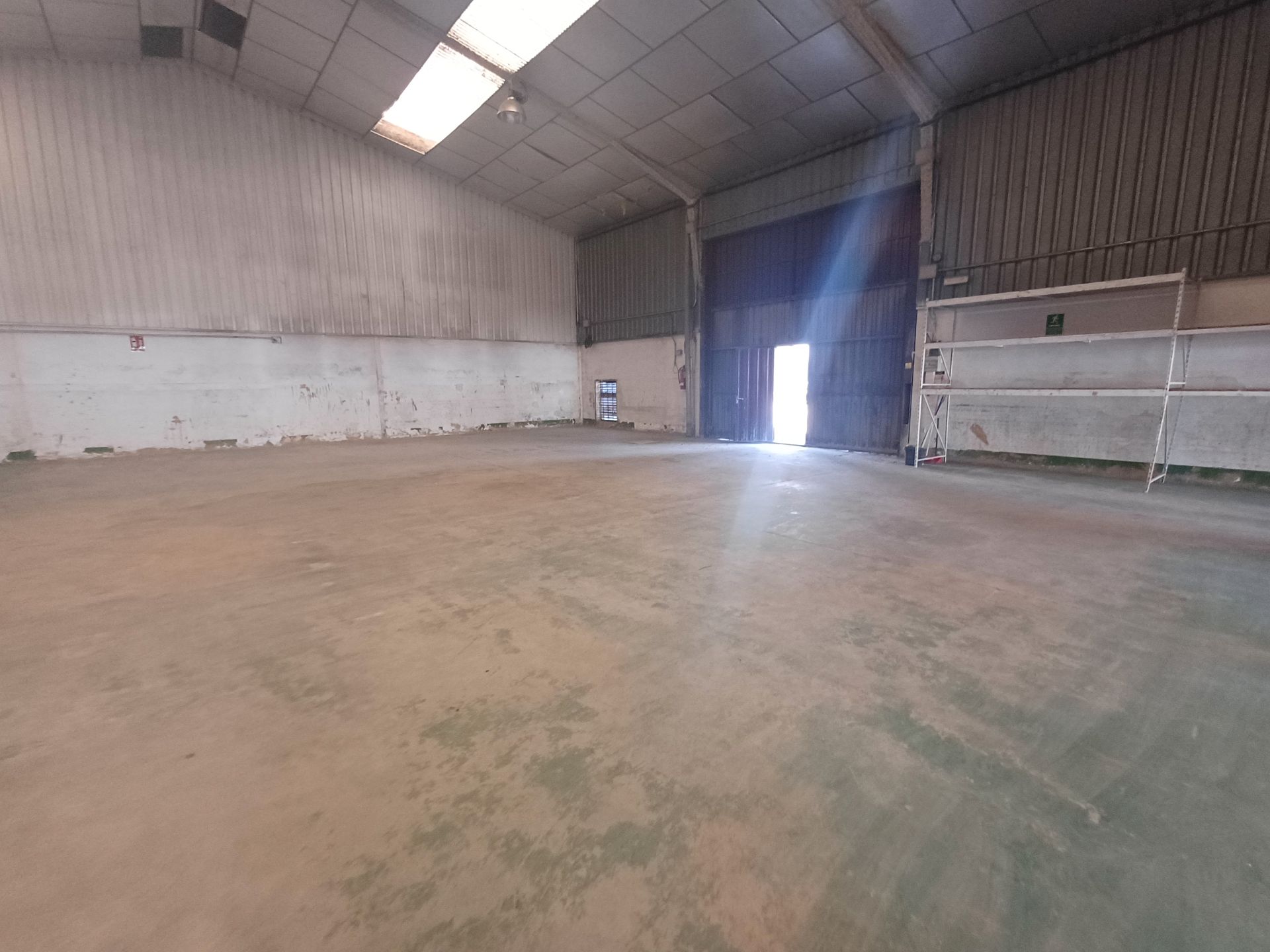 Industrial buildings to rent in Sedaví