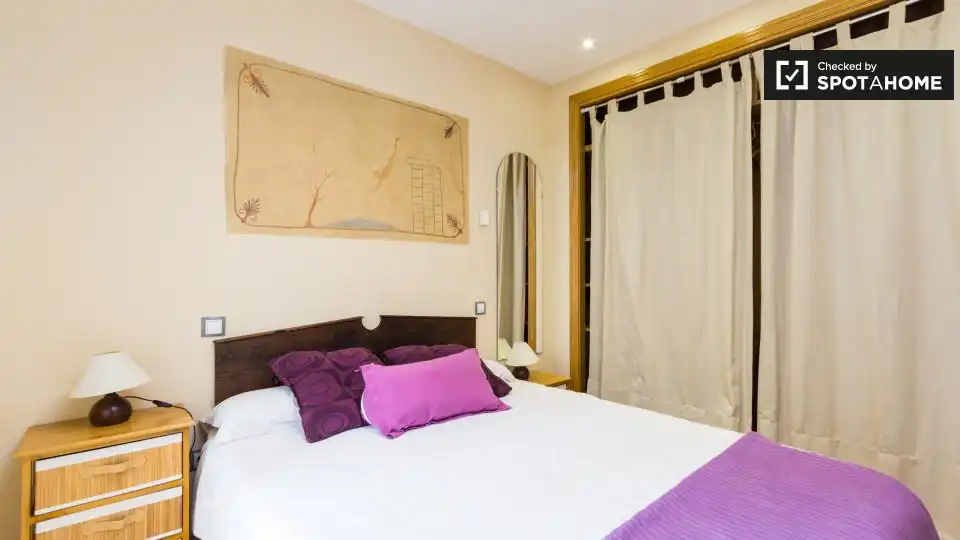 Dormitori de Apartament per a compartir en Madrid amb Aire condicionat, Calefacció i Terrassa