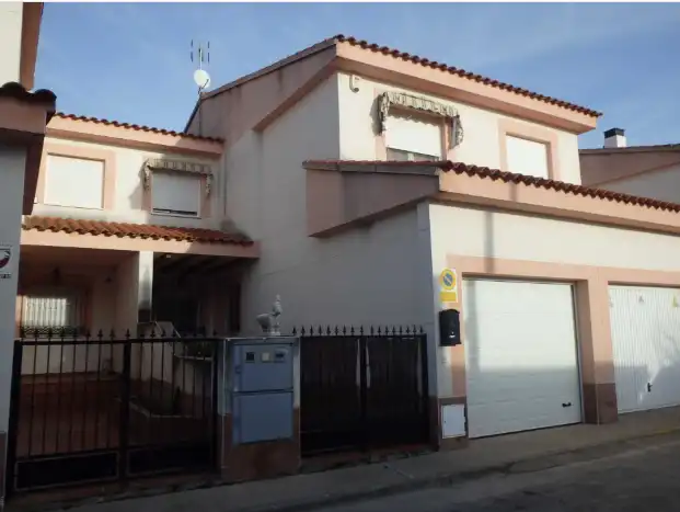 Vista exterior de Pis en venda en Cazalegas