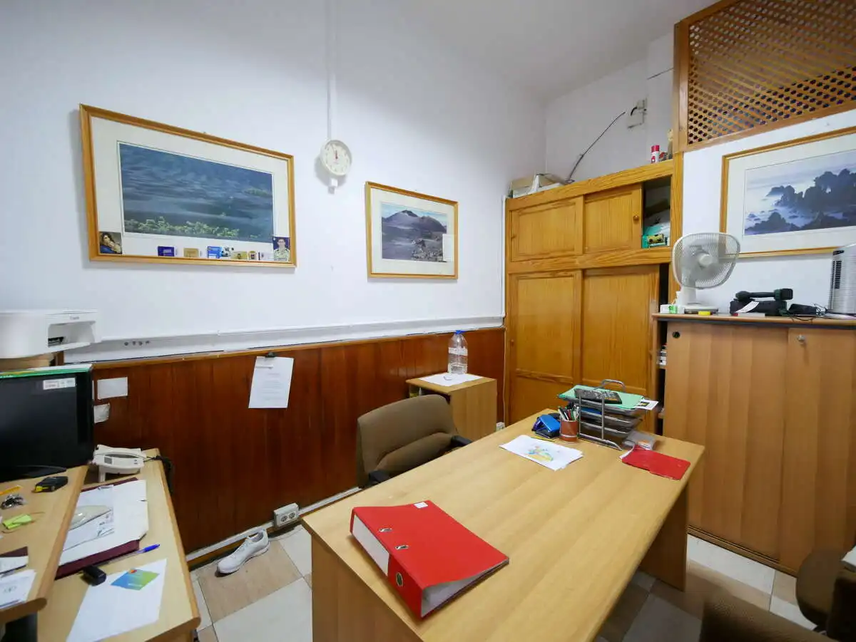 Commercial properties for sale in Arrecife  with Furnished