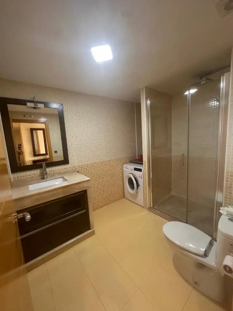 Baño de Apartamento en venta en Don Benito con Jardín privado, Trastero y Amueblado