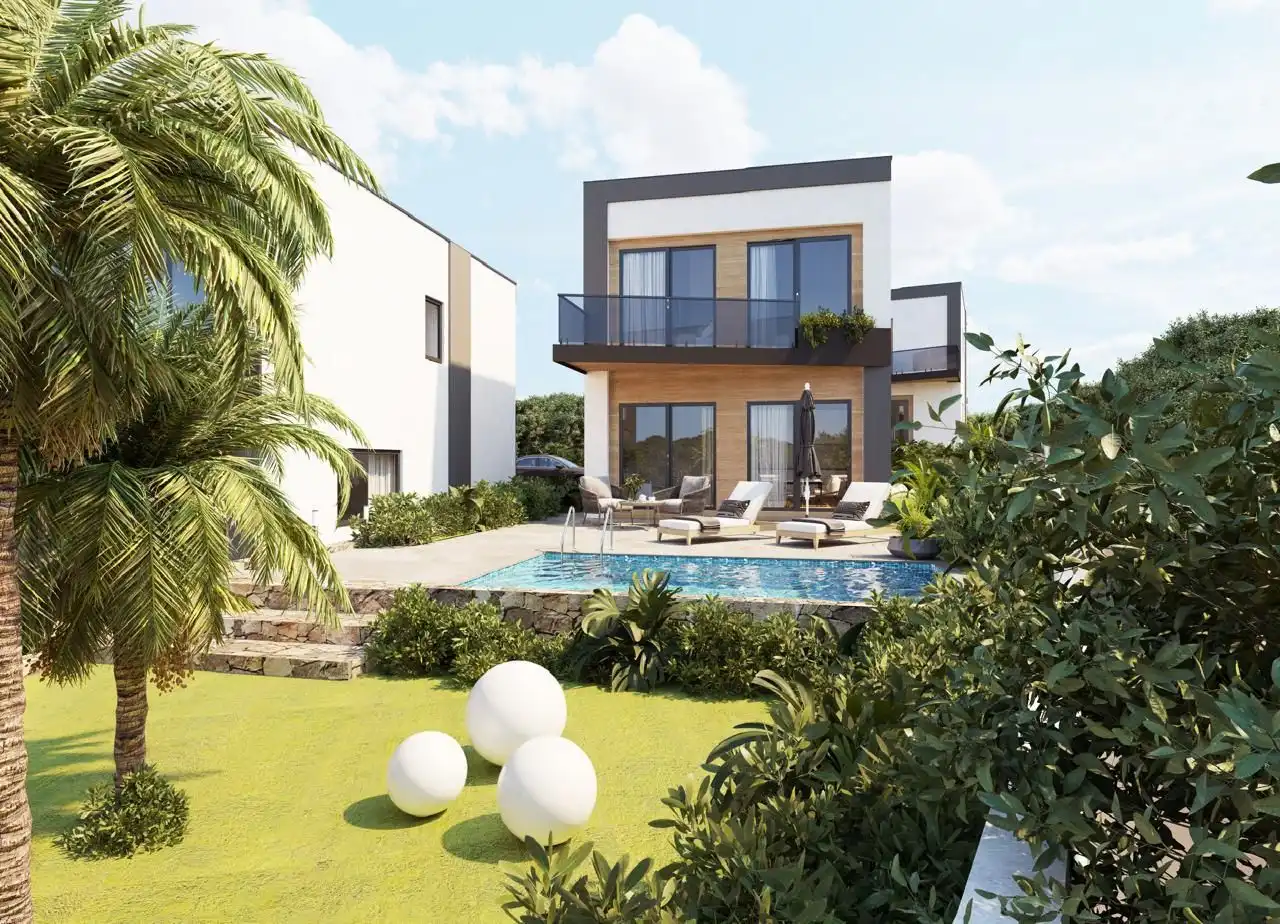 Casa amb piscina en venda a Avenida Reyes Católicos