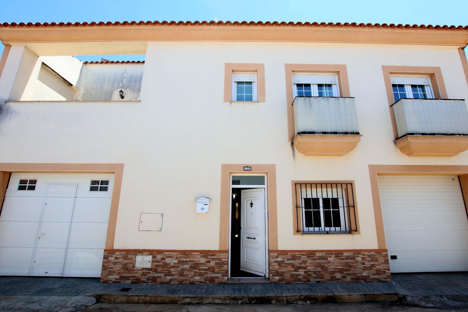 Exterior view of House or chalet for sale in Valdelacalzada  with Balcony