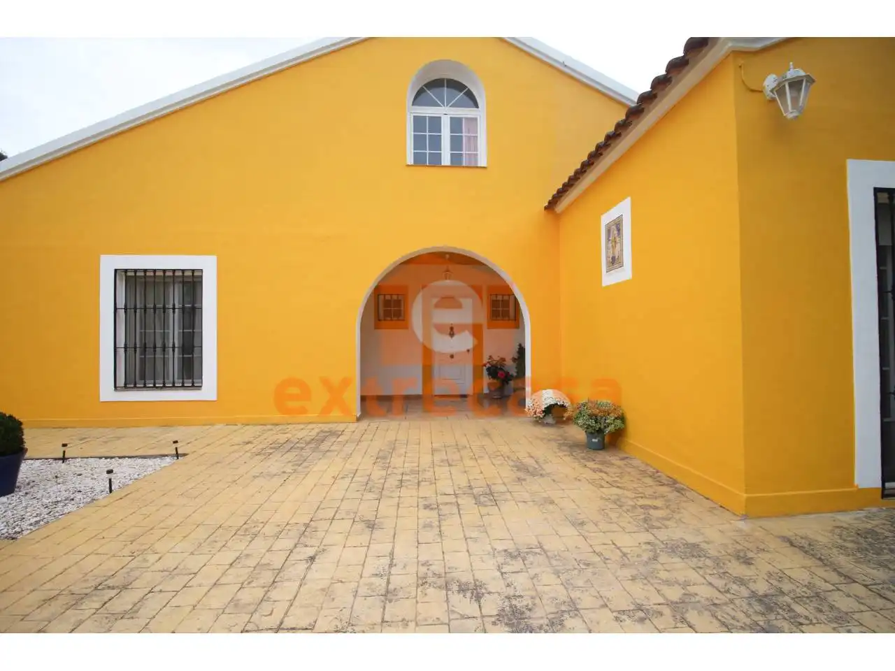 Außenansicht von Haus oder Chalet zum Verkauf in Badajoz mit Klimaanlage, Heizung und Privatgarten