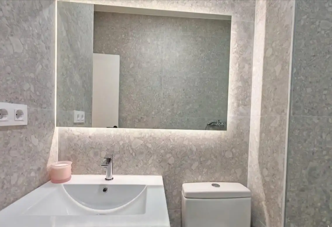 Badezimmer von Wohnungen zum Verkauf in L'Hospitalet de Llobregat mit Klimaanlage und Möbliert