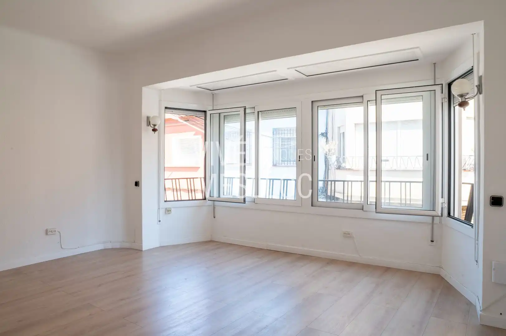Bedroom of Flat for sale in El Masnou