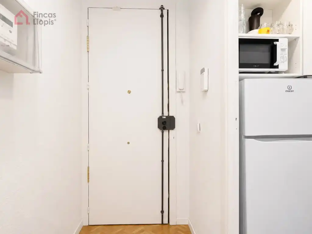 Piso en venta en Barcelona con Balcón y Internet