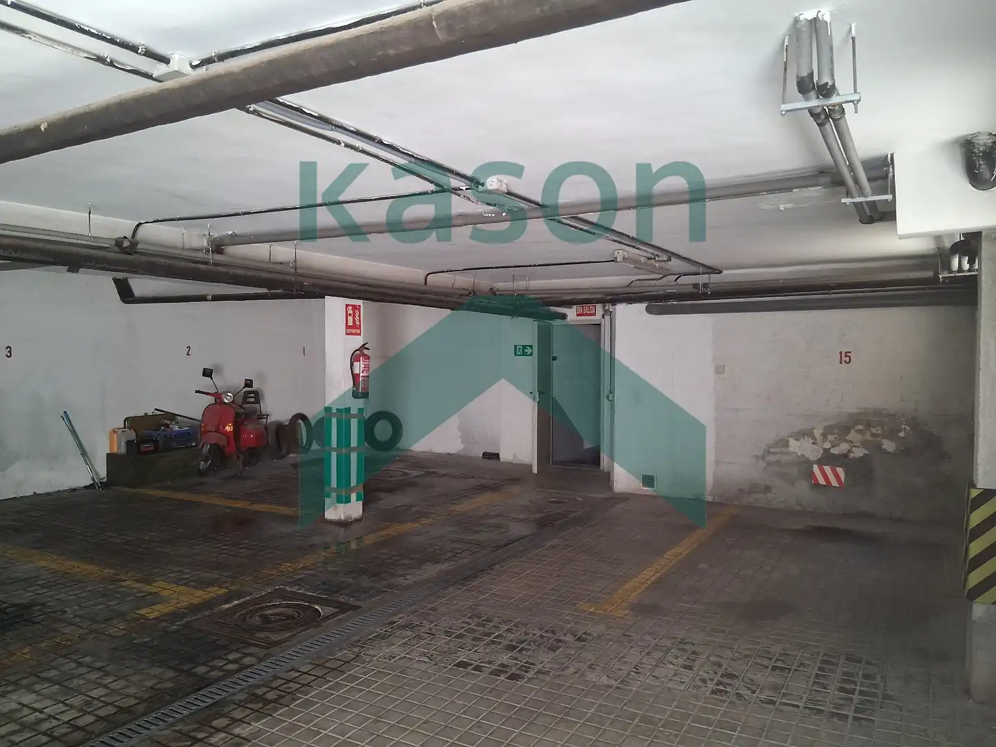 Parkplatz von Wohnung zum Verkauf in Madrid mit Klimaanlage und Heizung