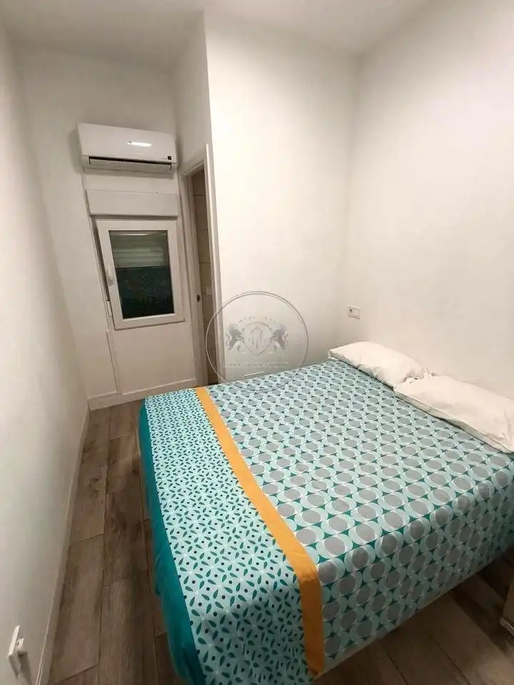 Schlafzimmer von Erdgeschoss zur Miete in Madrid mit Möbliert