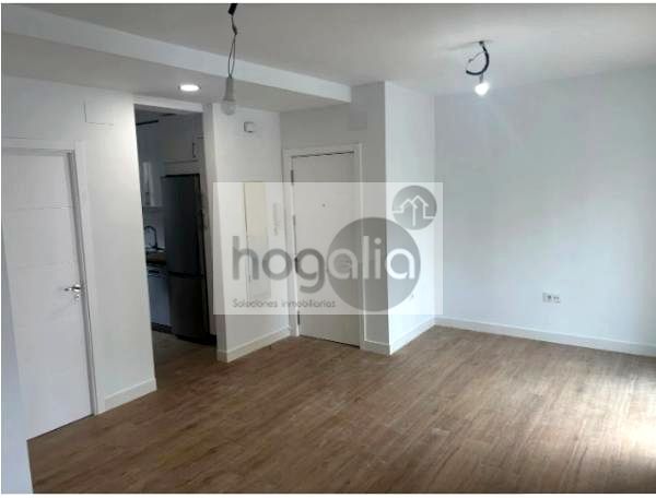 Piso de alquiler en  Sevilla Capital con Aire acondicionado, Terraza y Trastero