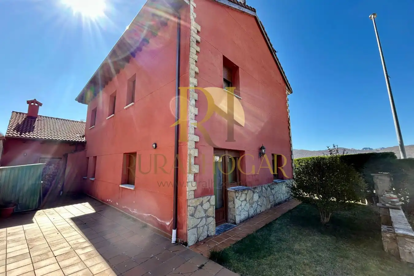 Vista exterior de Casa o chalet en venta en Riaño con Calefacción, Jardín privado y Terraza