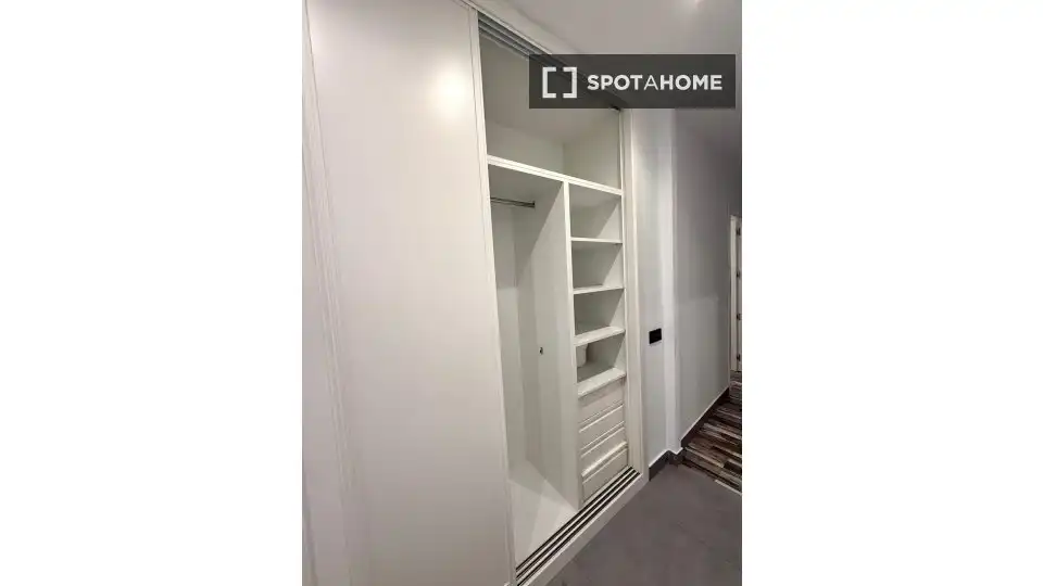 Bedroom of Apartments for share in Madrid  with Air Conditioner, Heating and Terrace