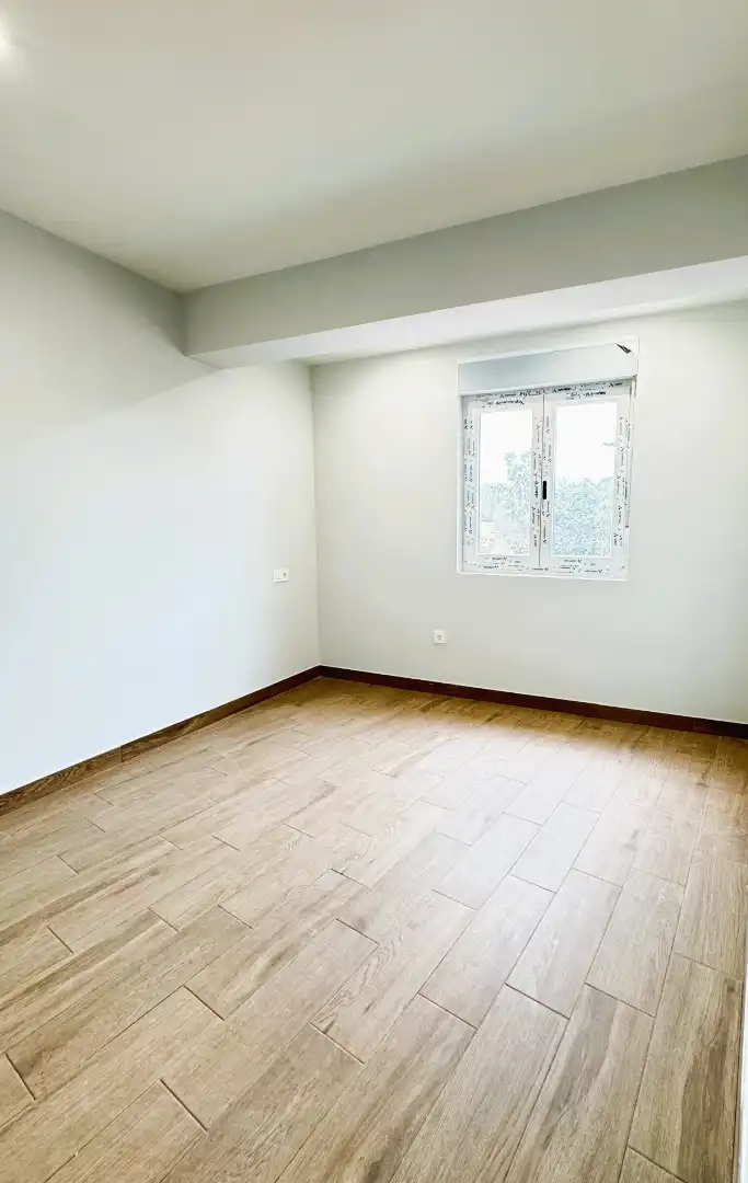 Habitación de Piso en venta en Avilés con Terraza y Balcón