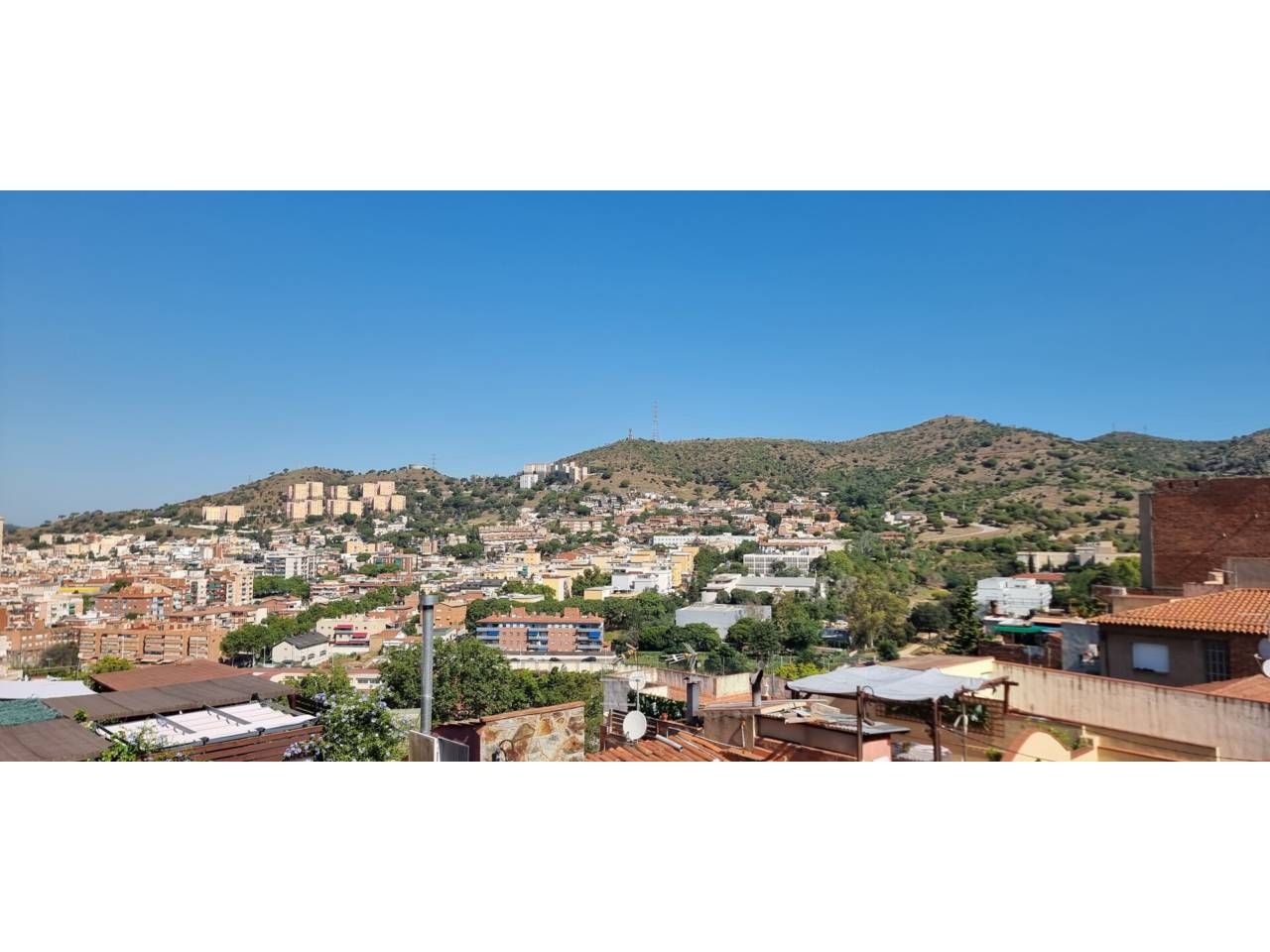 Exterior view of House or chalet for sale in Santa Coloma de Gramenet  with Terrace