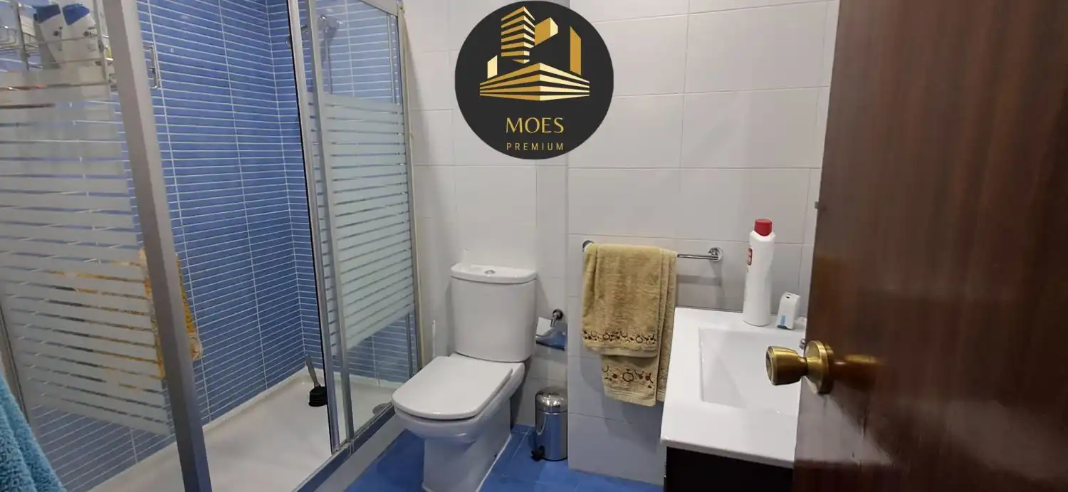 Bany de Pis en venda en Jaén amb Aire condicionat, Calefacció i Parquet