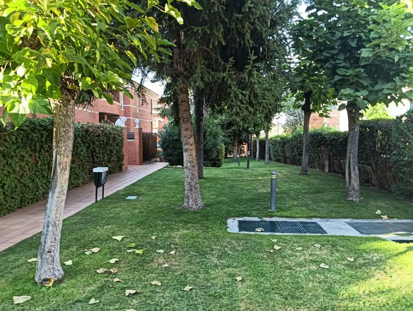 Jardín de Piso en venta en Las Rozas de Madrid con Calefacción, Jardín privado y Piscina comunitaria