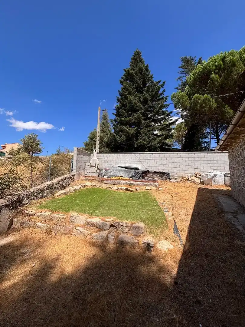Garden of Houses for sale in Herradón de Pinares