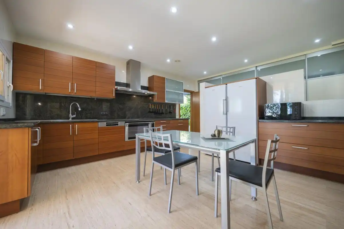 Cocina de Casa o chalet de alquiler en Sant Josep de sa Talaia con Aire acondicionado, Calefacción y Jardín privado