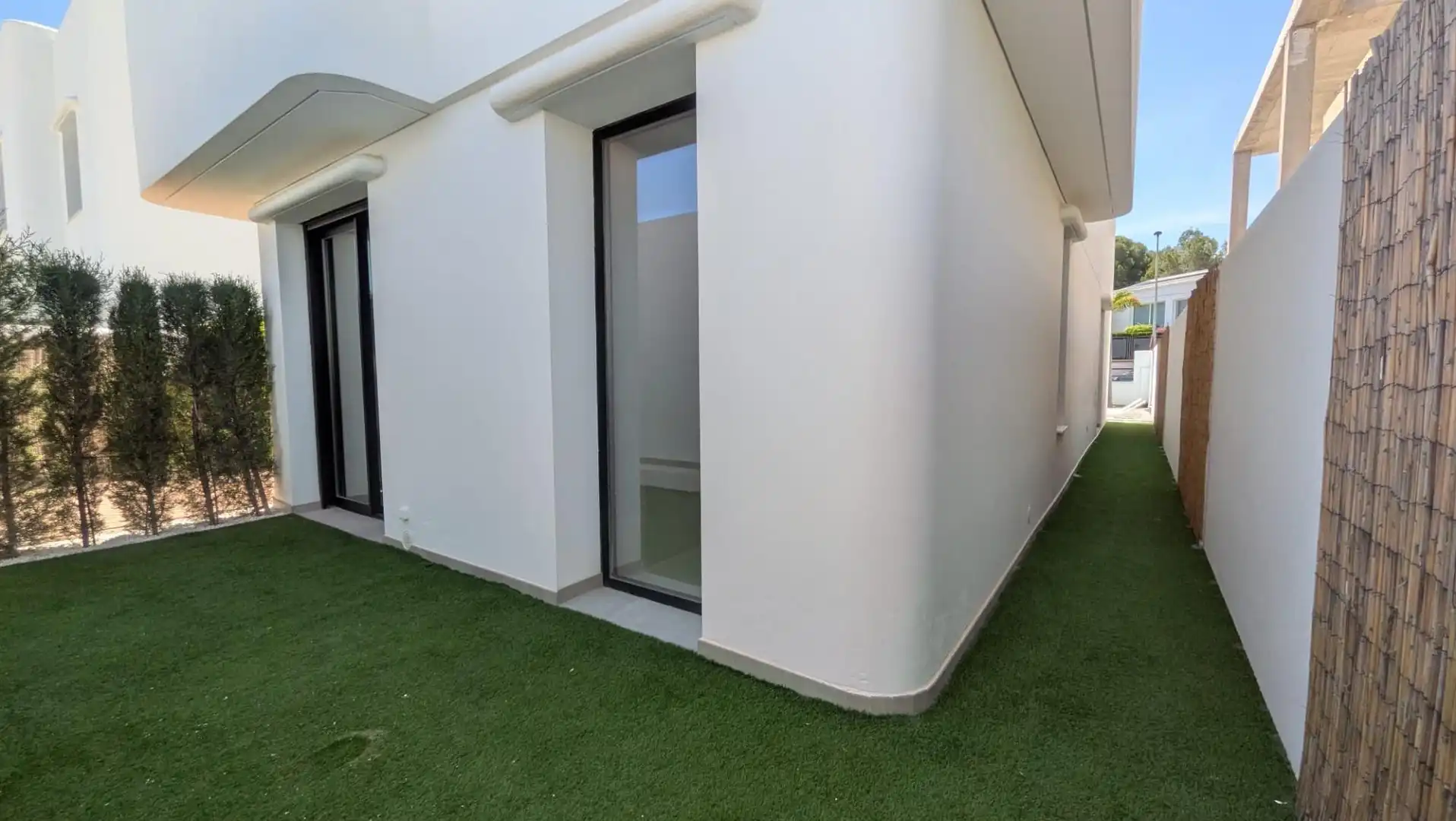 Exterior view of Houses for sale in L'Alfàs del Pi  with Air Conditioner, Heating and Terrace