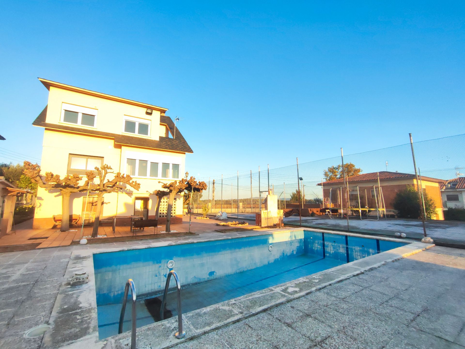 Swimming pool of House or chalet for sale in Palau-solità i Plegamans  with Air Conditioner, Heating and Private garden